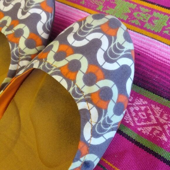 THANDO'S Orange, Green & White Squiggle Cotton Foldable Ballerina Flats 9 - Picture 12 of 13